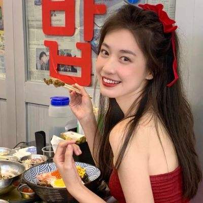 赵露思直播回应整容，曾被称为普女多次表现出容貌焦虑